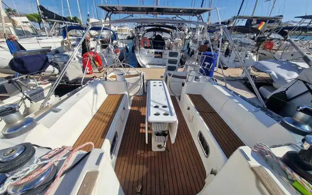 slider 1 Jeanneau Sun Odyssey 45.1