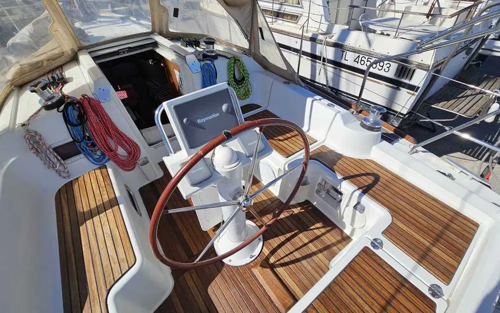 slider 1 Beneteau Oceanis 34
