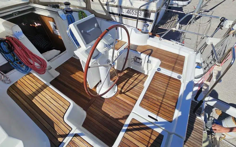 slider 2 Beneteau Oceanis 34