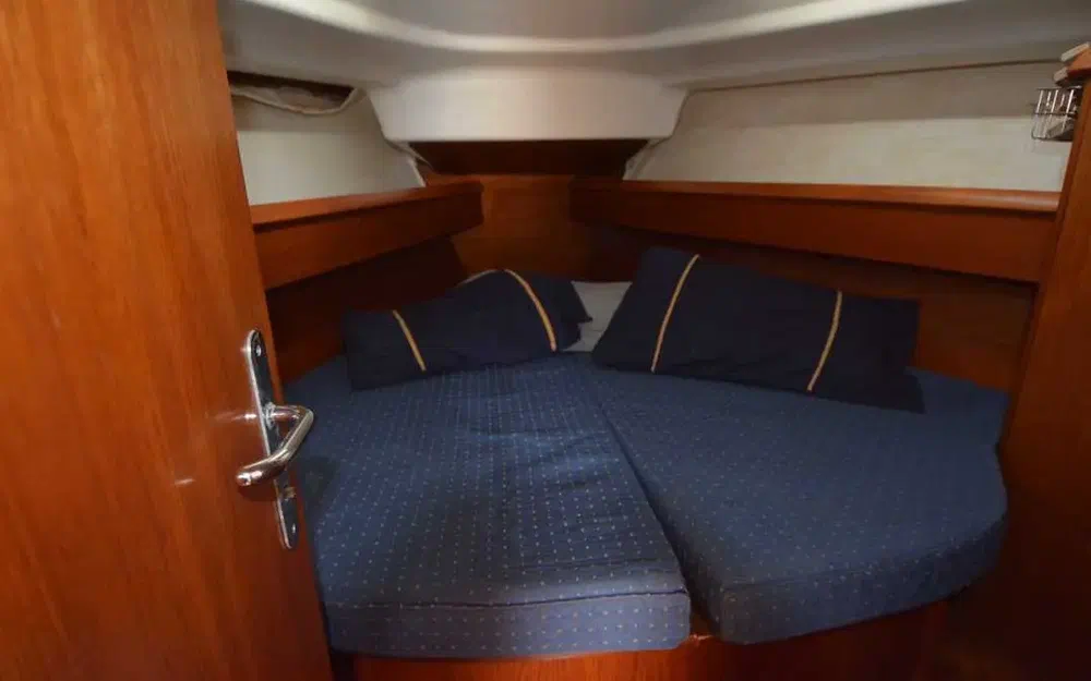 slider 11 Jeanneau Sun Odyssey 37