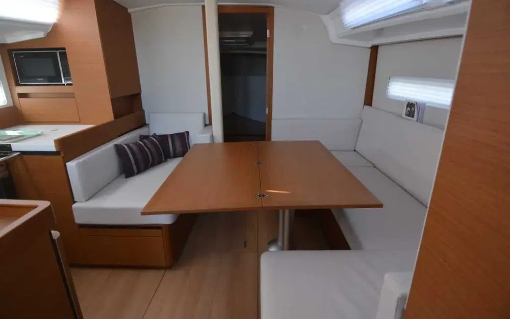 slider 13 Jeanneau Sun Odyssey 410