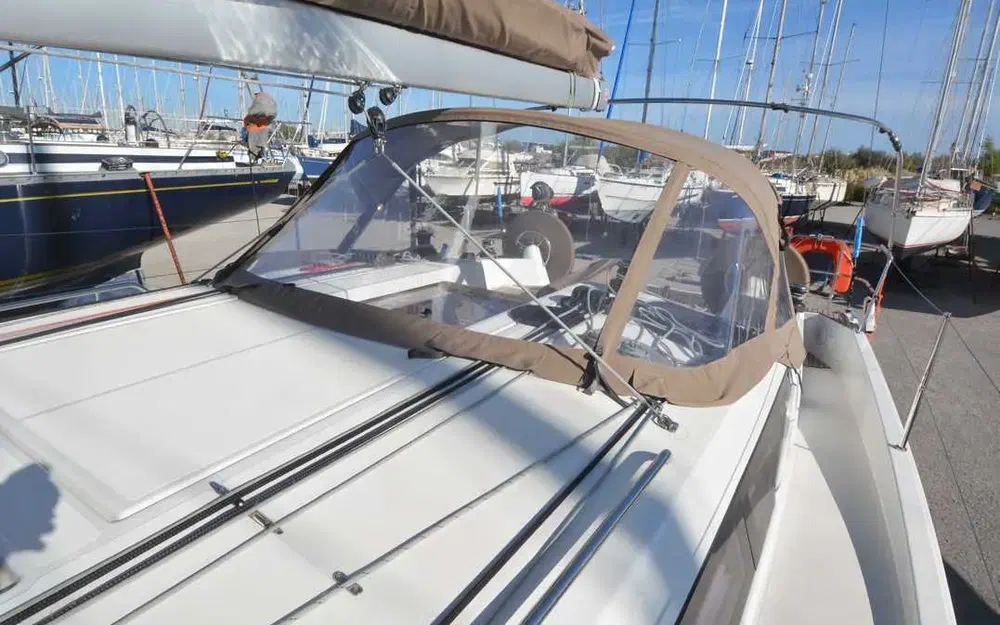 slider 7 Jeanneau Sun Odyssey 410
