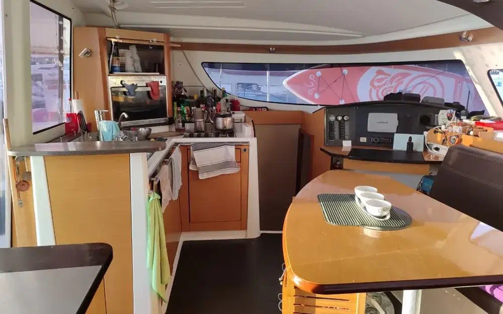 slider 7 Fountaine Pajot Lipari 41