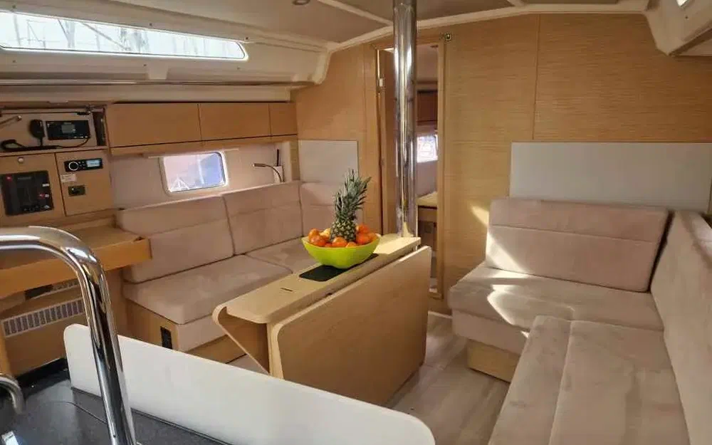 slider 28 Hanse 418