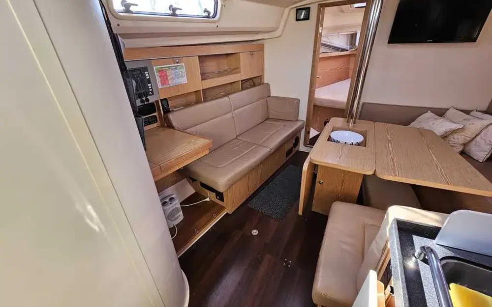 slider 12 Hanse 385