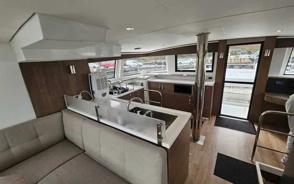 slider 13 Catana Bali 4.6
