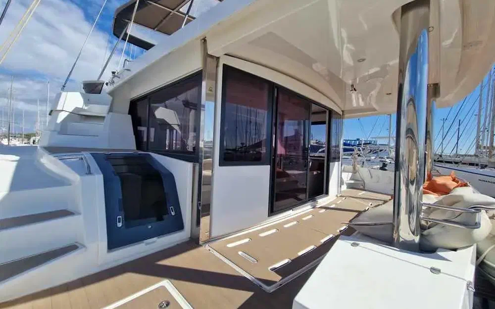 slider 9 Bali Catamarans Bali 5.4
