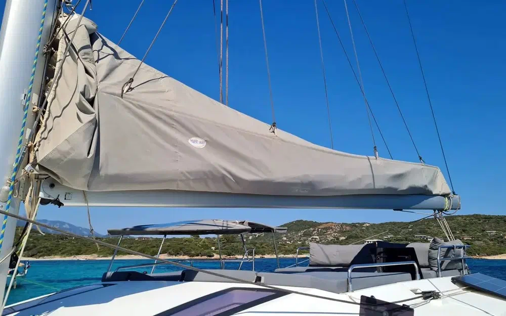 slider 12 Fountaine Pajot Saba 50