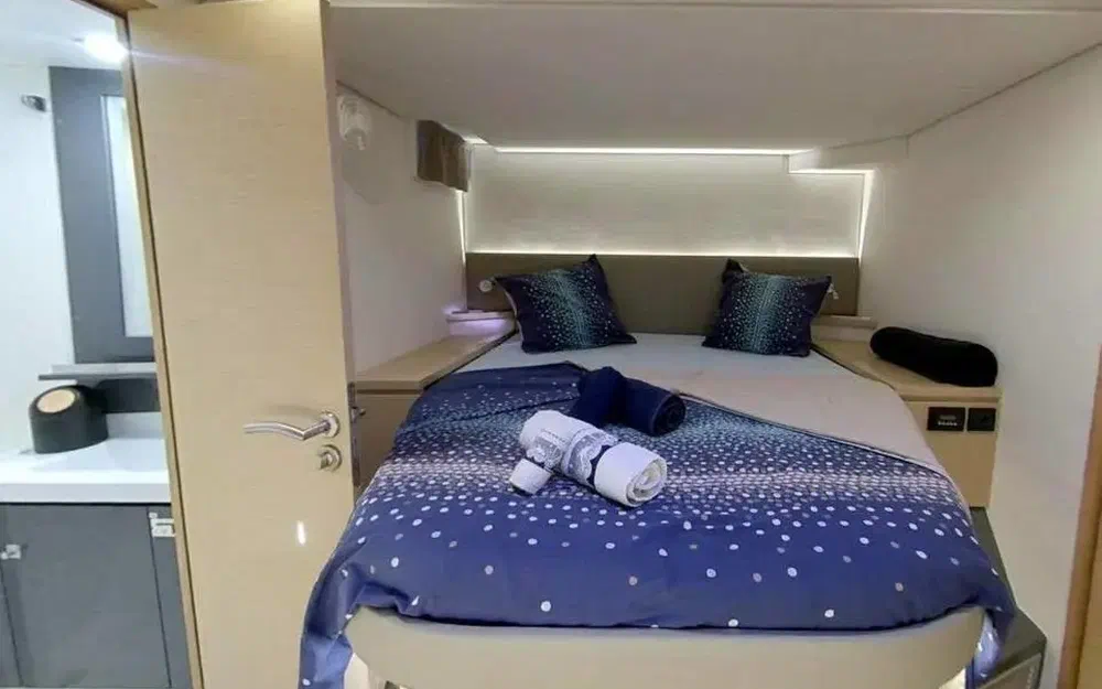 slider 15 Fountaine Pajot Saba 50