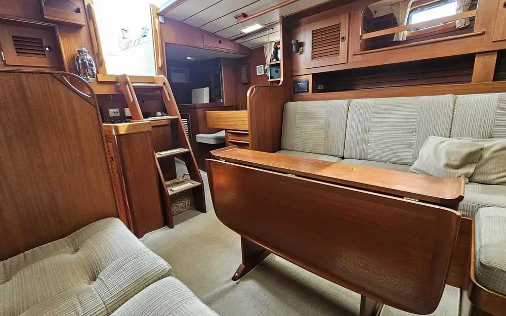 slider 16 Hallberg Rassy 42