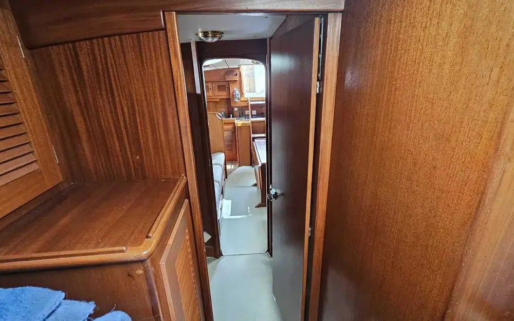 slider 20 Hallberg Rassy 42