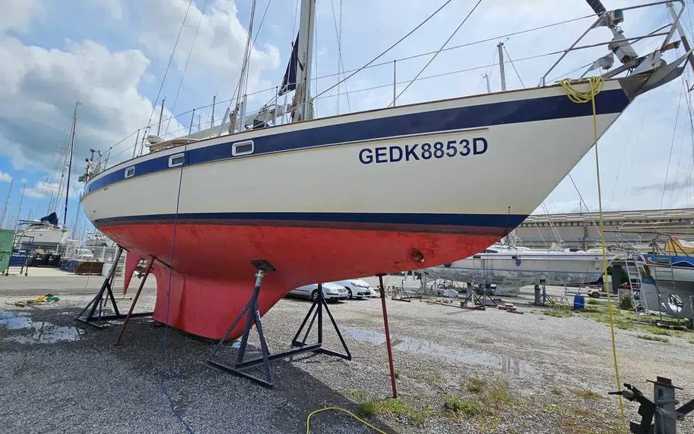 slider 2 Hallberg Rassy 42