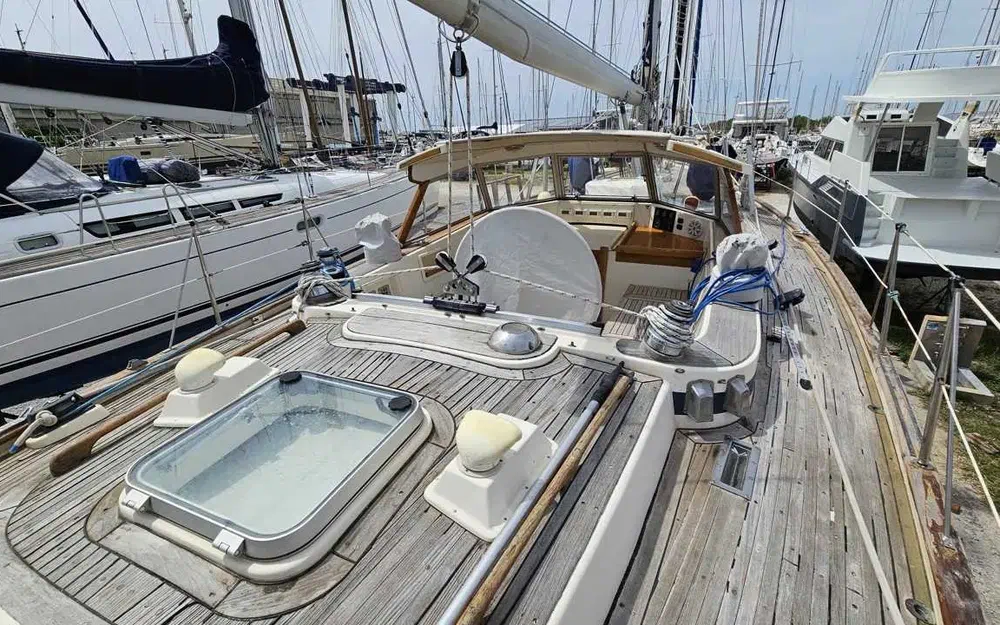 slider 3 Hallberg Rassy 42