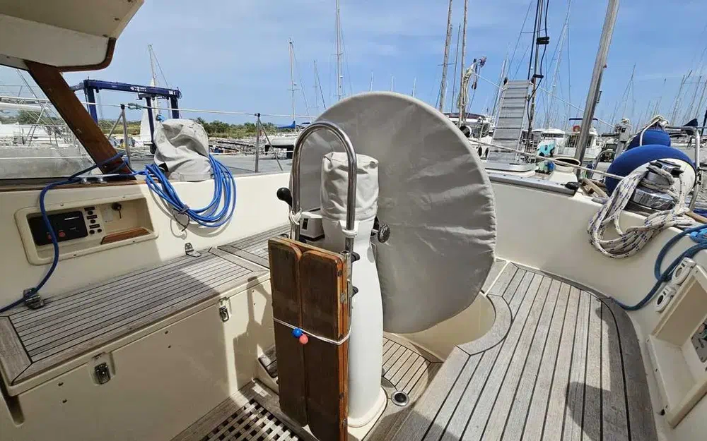 slider 8 Hallberg Rassy 42