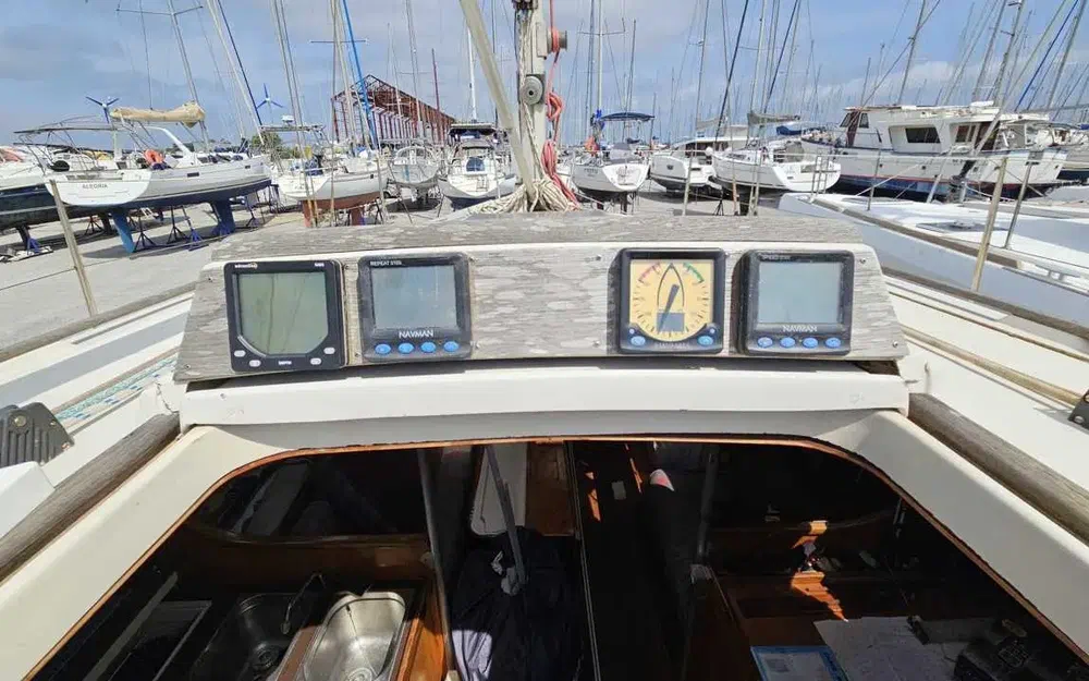 slider 17 Beneteau First 35