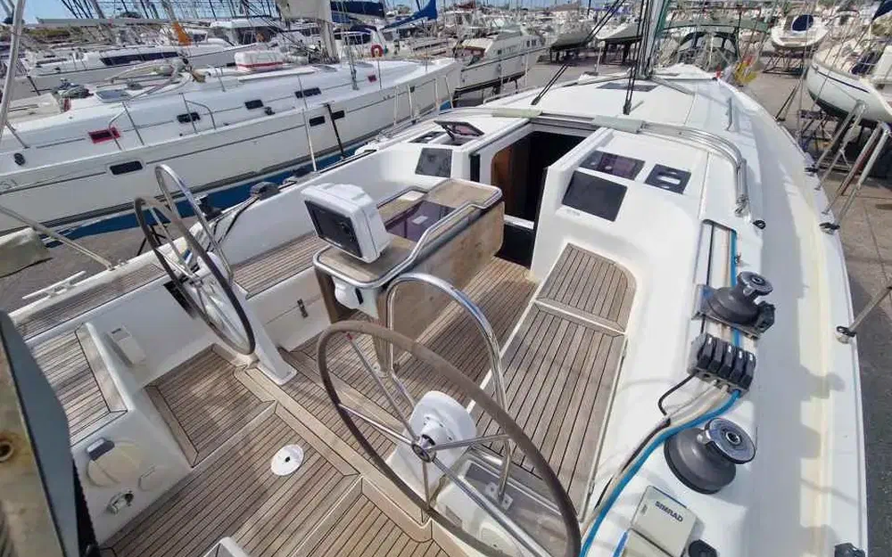 slider 1 Hanse 385