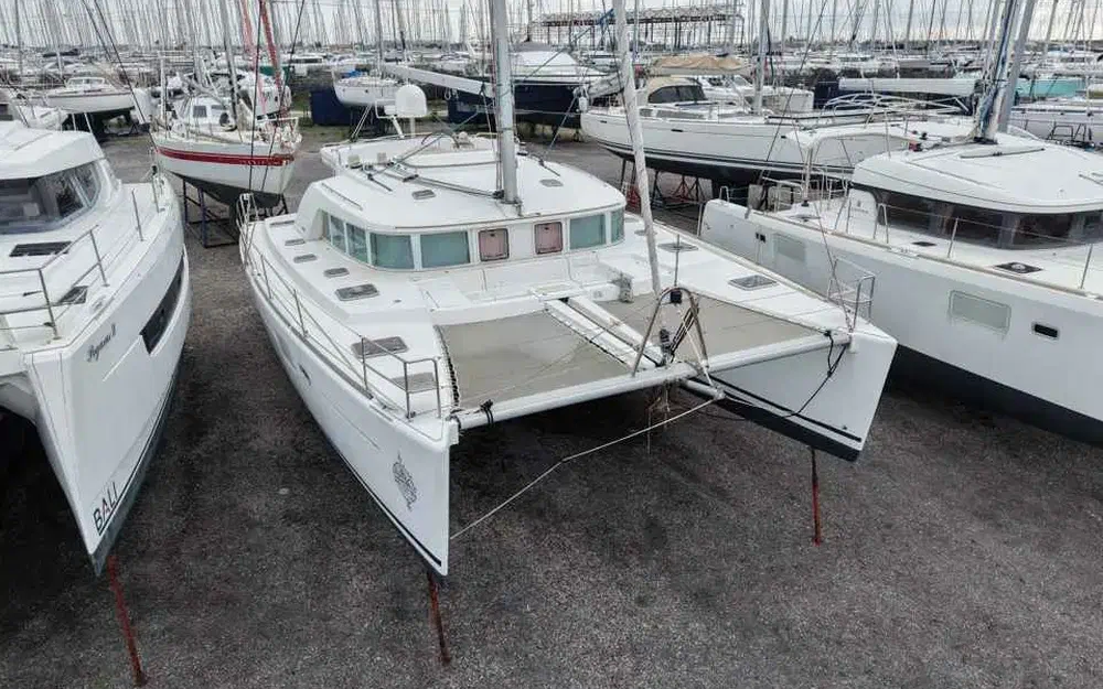 slider 0 Lagoon 440