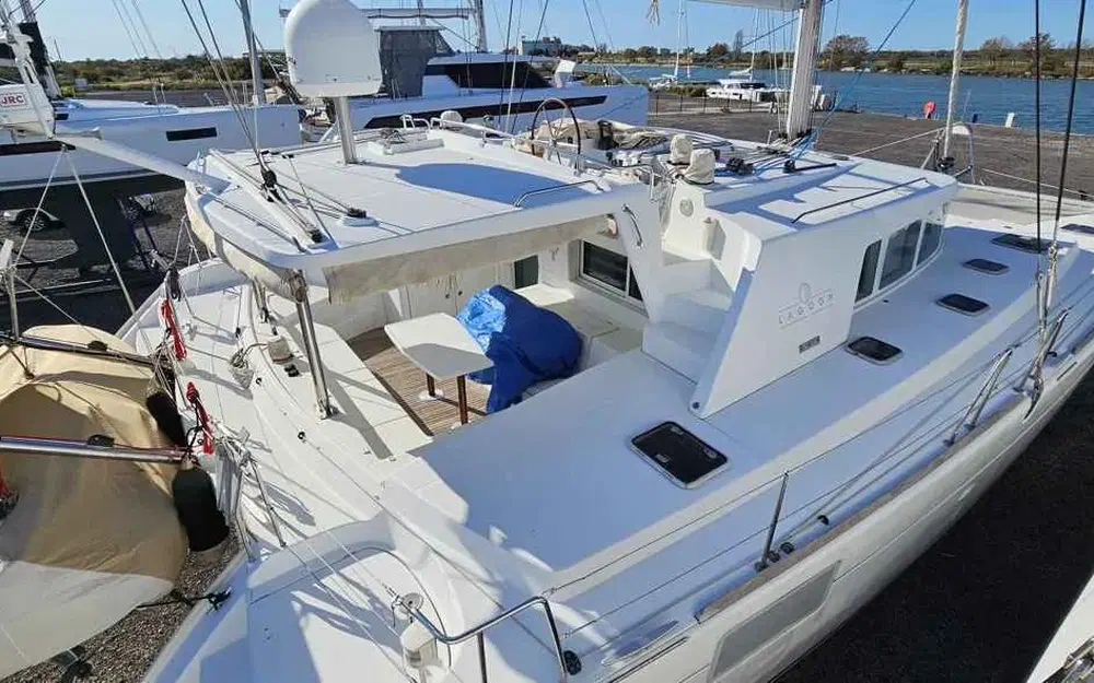 slider 17 Lagoon 440