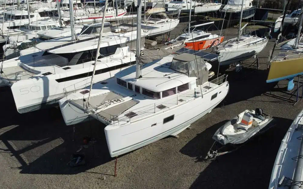 slider 1 Lagoon 440