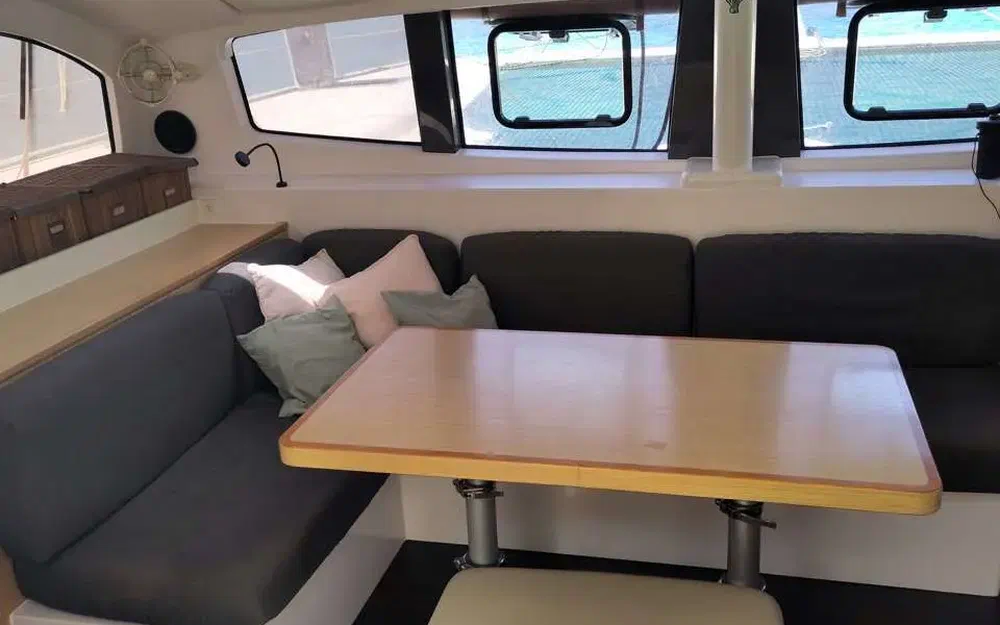 slider 6 Outremer 45