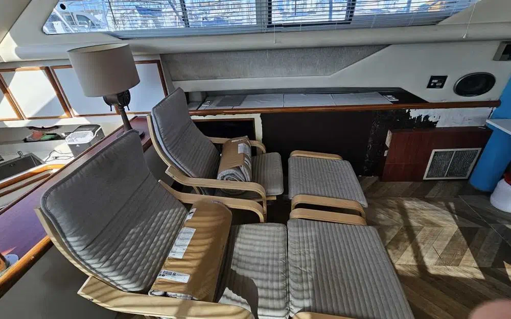 slider 9 Cruisers Yachts 3850 AFT