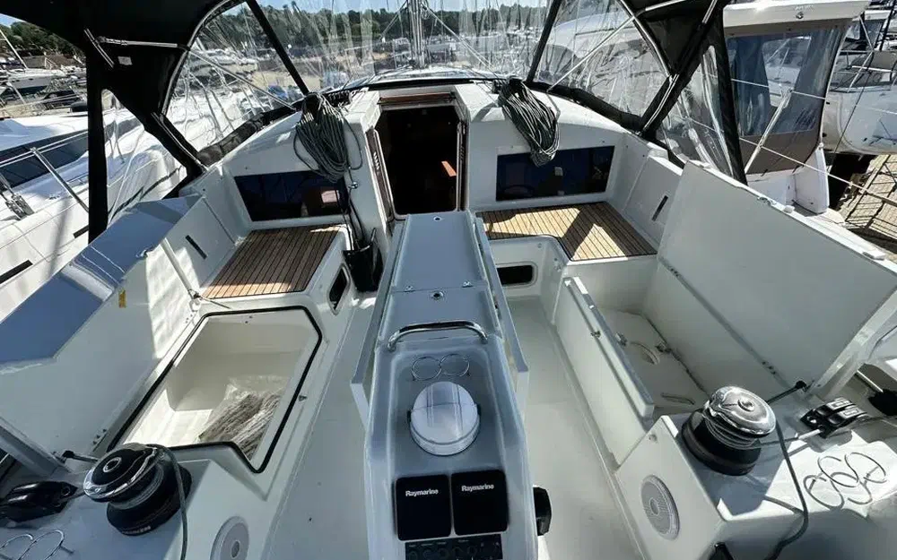 slider 9 Jeanneau Sun Odyssey 440