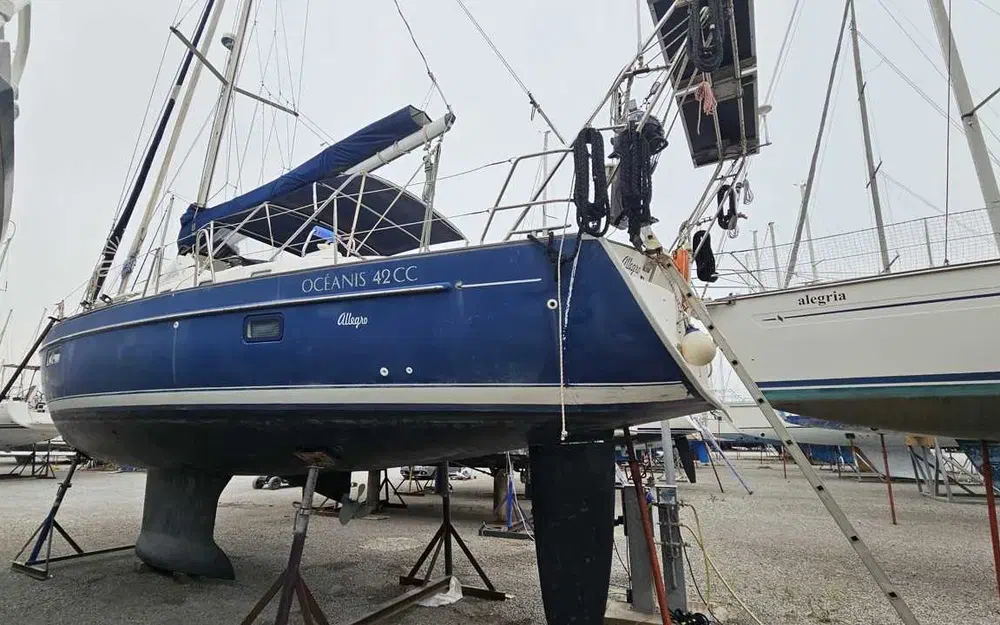slider 2 Beneteau Oceanis 42 CC