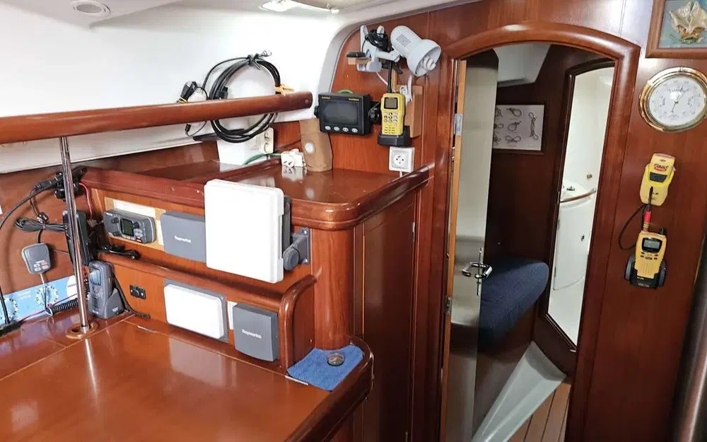 slider 8 Beneteau Oceanis 42 CC
