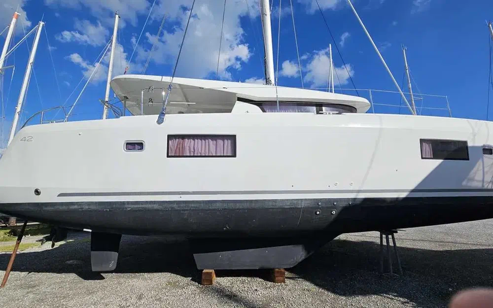 slider 11 Lagoon 42