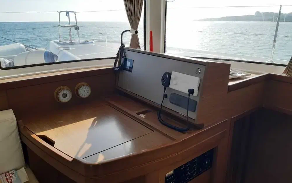 slider 6 Lagoon 42