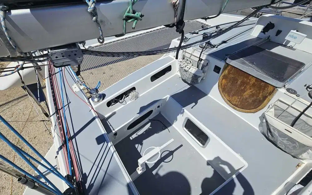 slider 4 Lerouge Yachts Design Pulsar 33
