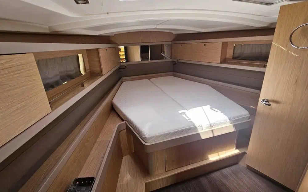 slider 12 Beneteau Oceanis 45