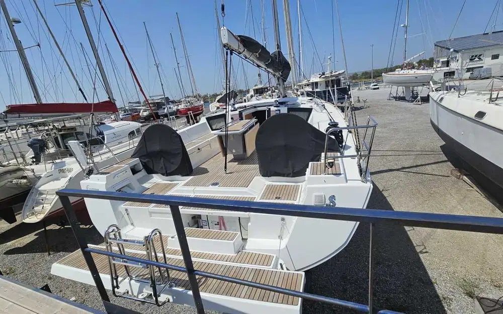 slider 4 Beneteau Oceanis 45