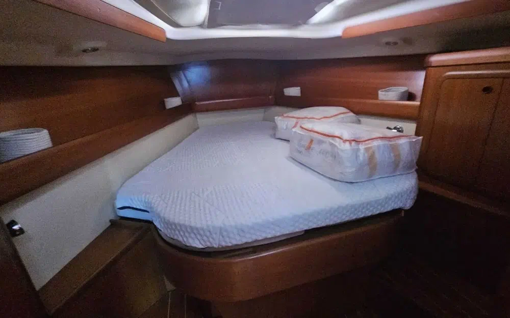 slider 12 Grand Soleil 43