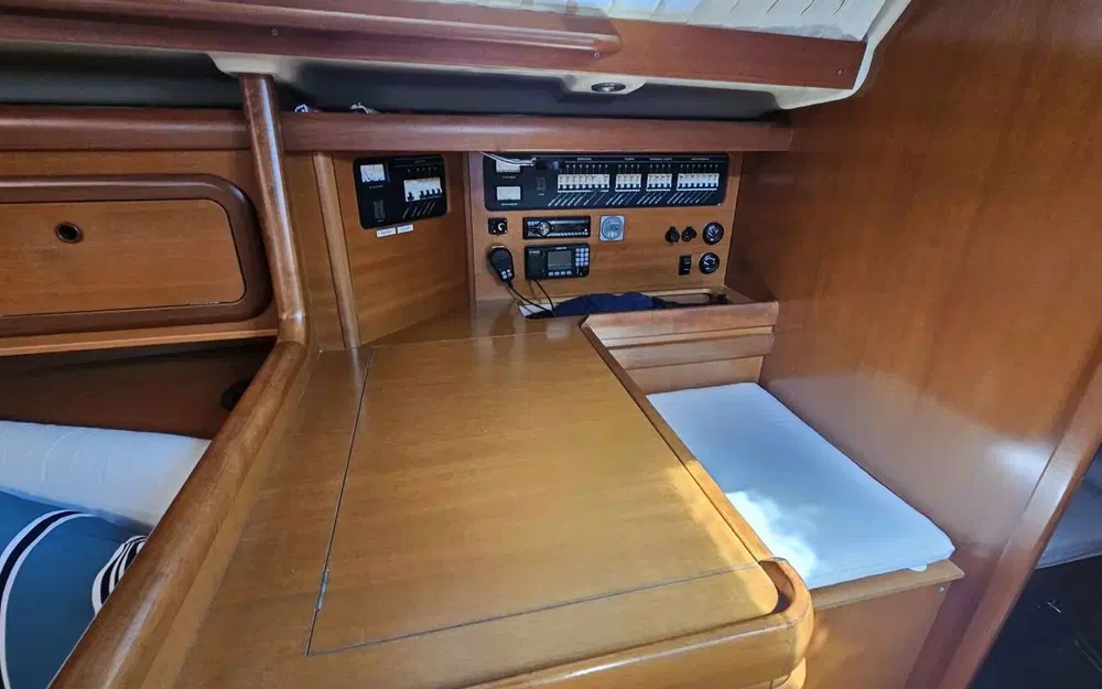 slider 5 Grand Soleil 43