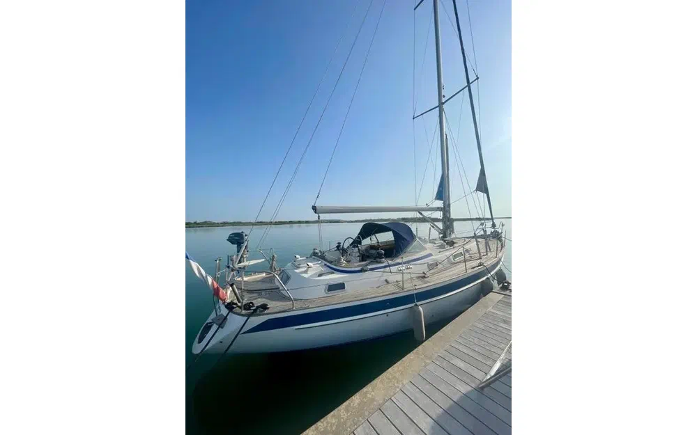 slider 19 Hallberg Rassy 39