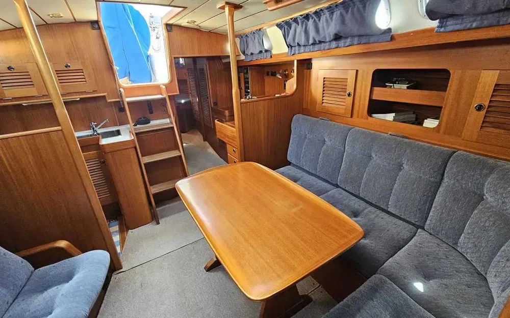 slider 8 Hallberg Rassy 39