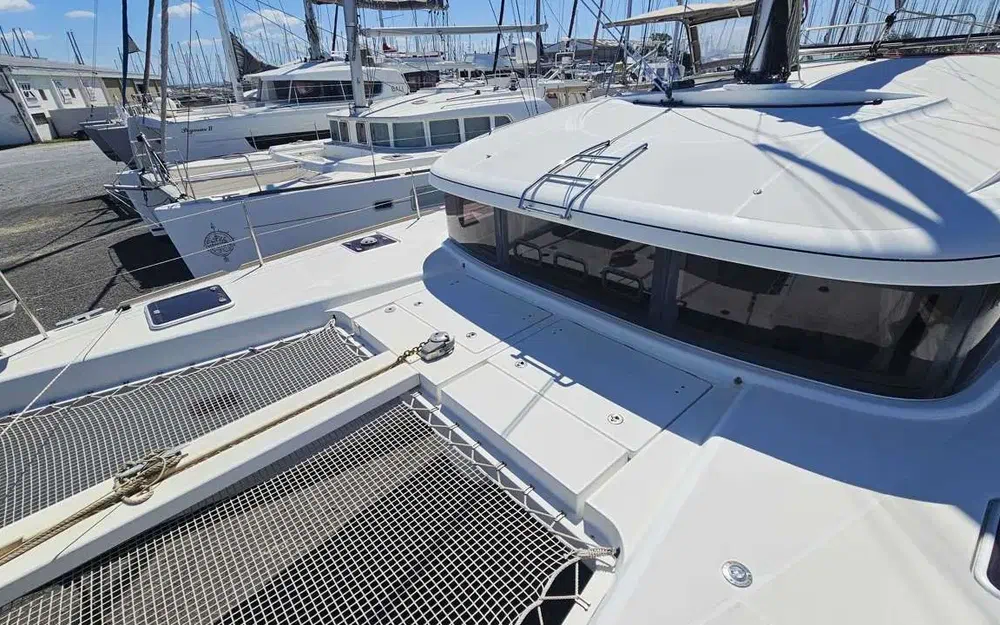slider 0 Lagoon 39