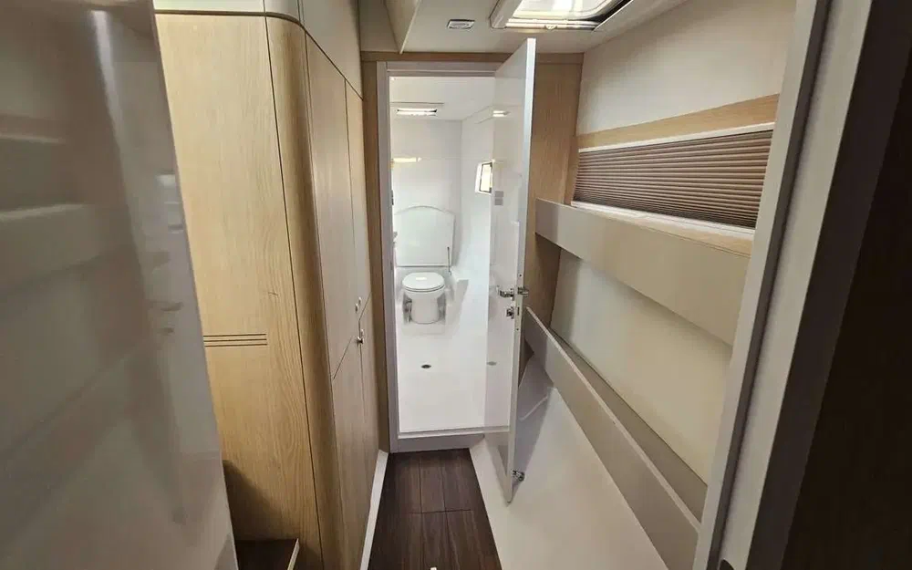 slider 37 Aventura Yacht 34