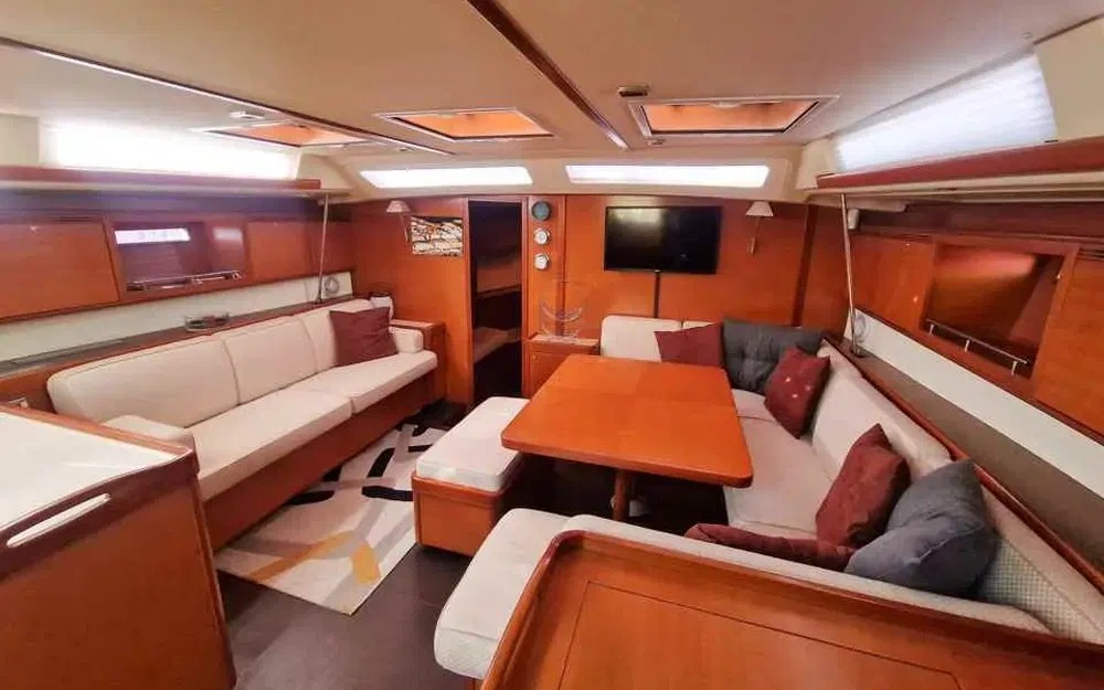 slider 1 Dufour 525 Grand Large