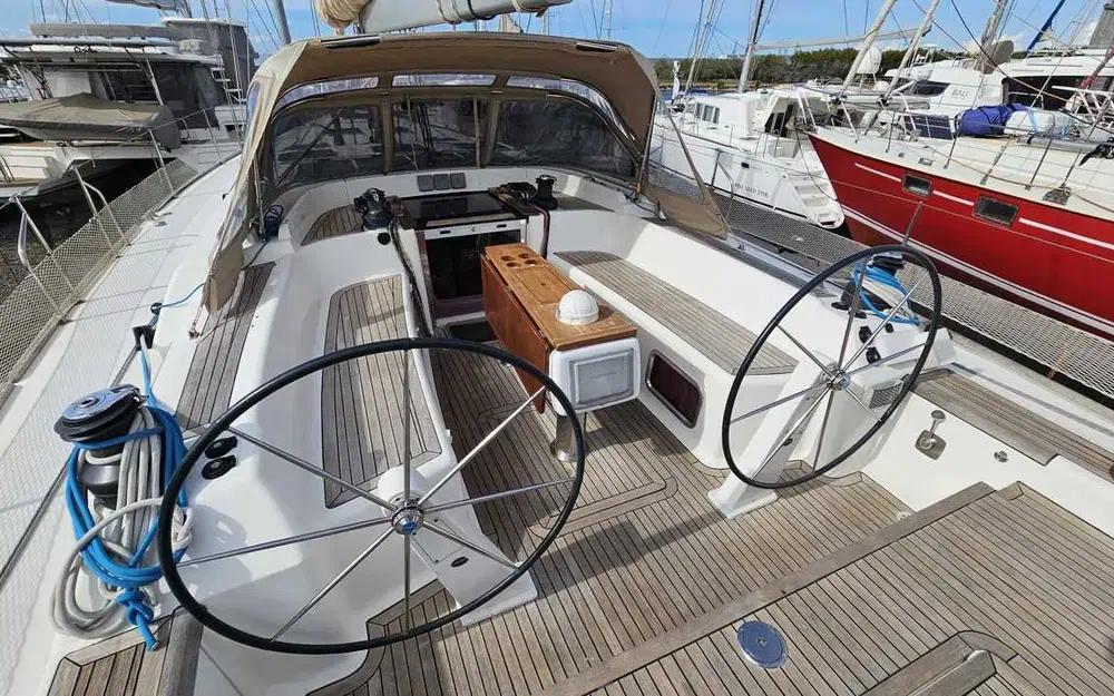 slider 4 Dufour 525 Grand Large