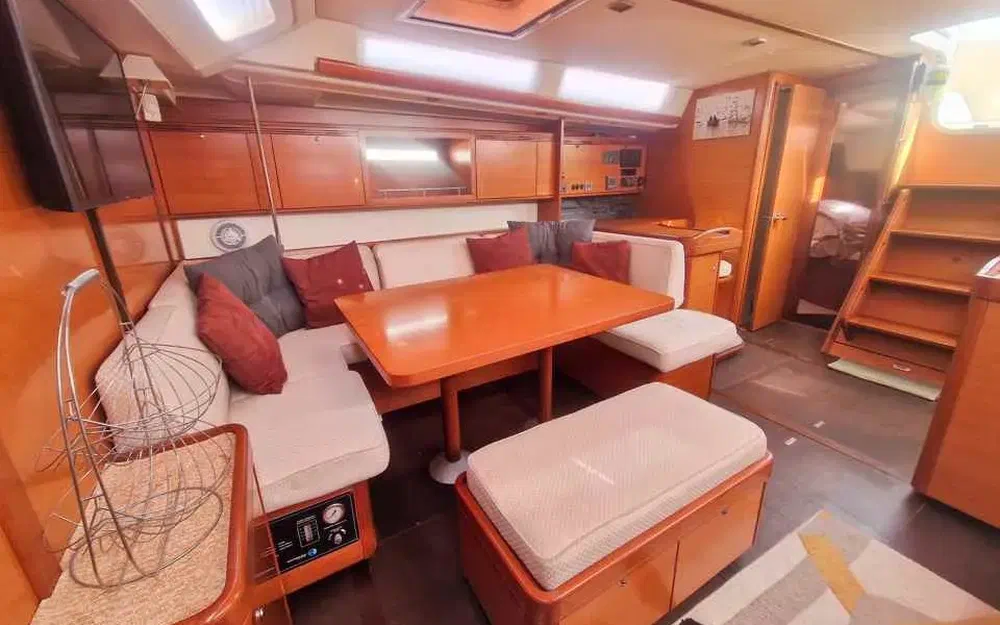 slider 5 Dufour 525 Grand Large