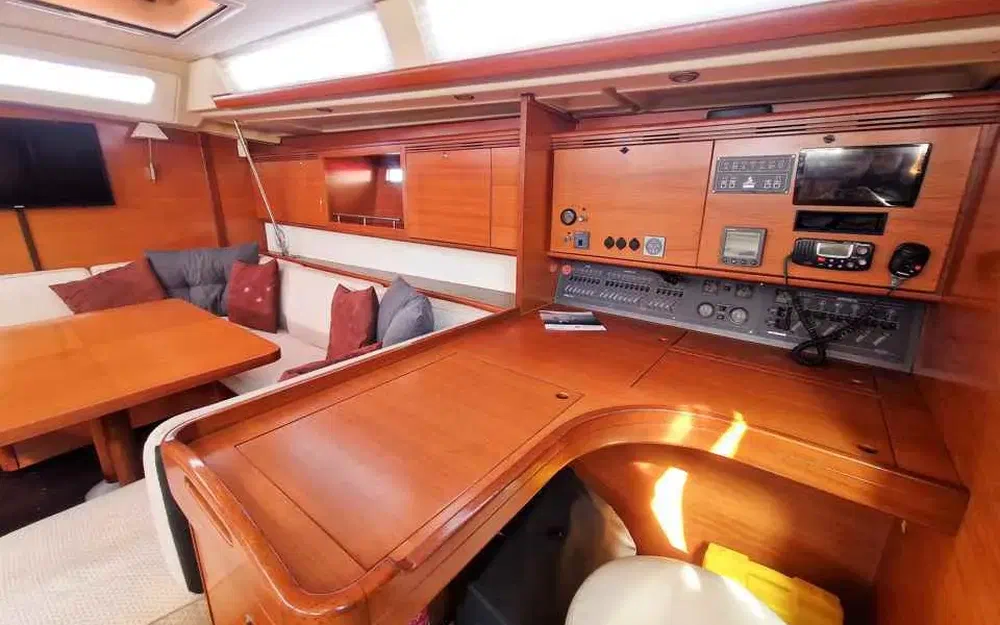 slider 7 Dufour 525 Grand Large