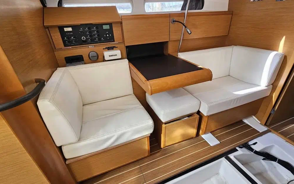 slider 1 Jeanneau Sun Odyssey 409