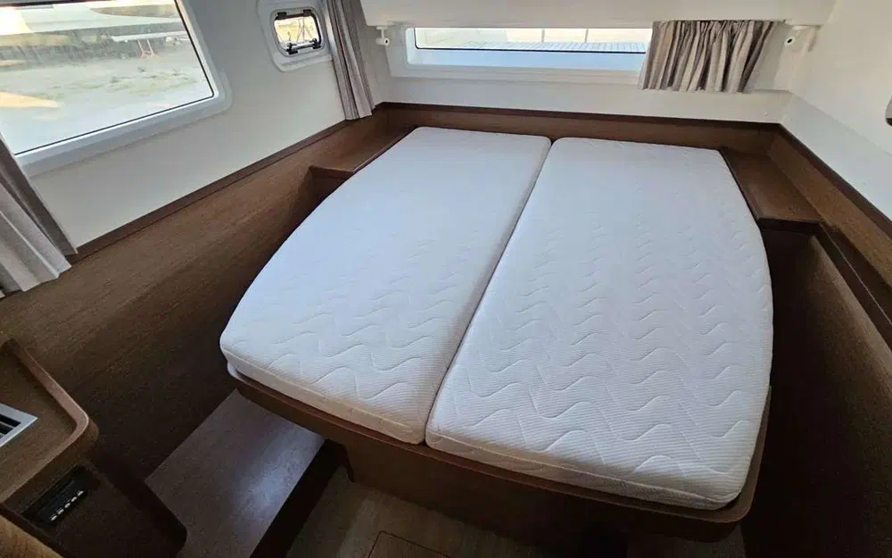 slider 20 Lagoon 42