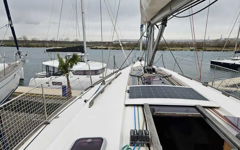 slider 6 Dufour 40 E Performance