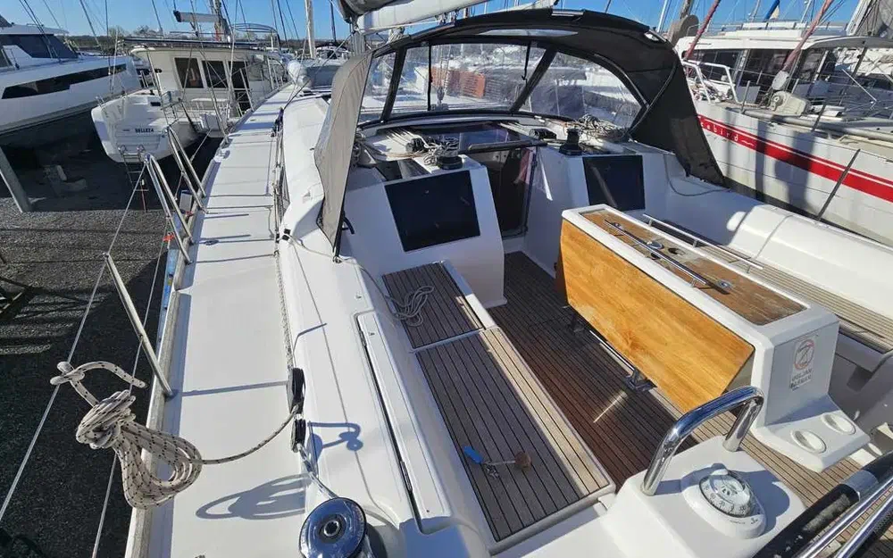 slider 7 Dufour 460 Grand Large