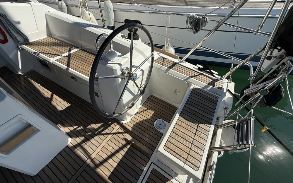 slider 13 Beneteau Oceanis 38