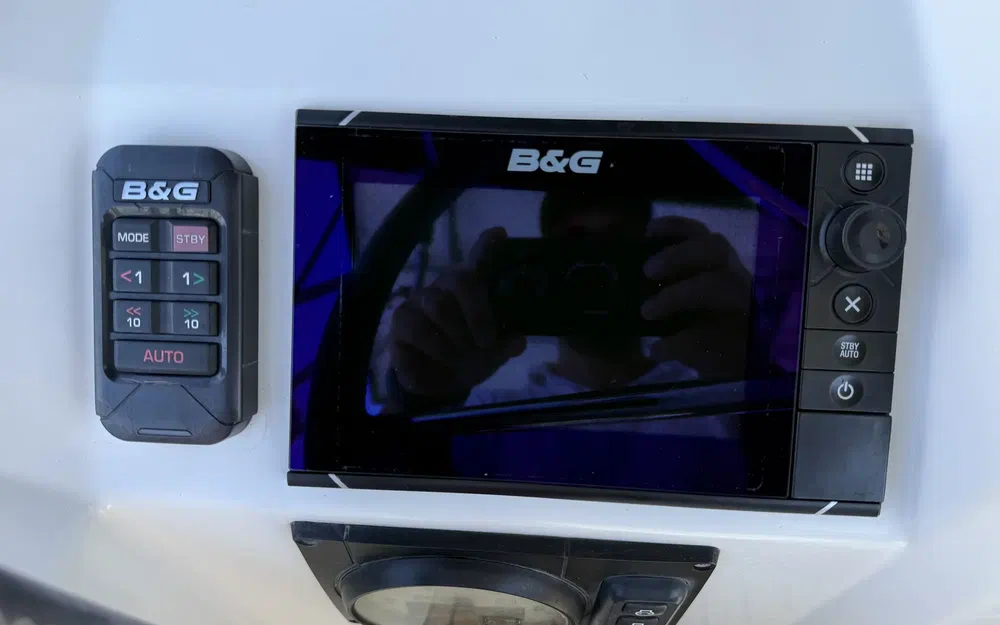 slider 15 Beneteau Oceanis 38