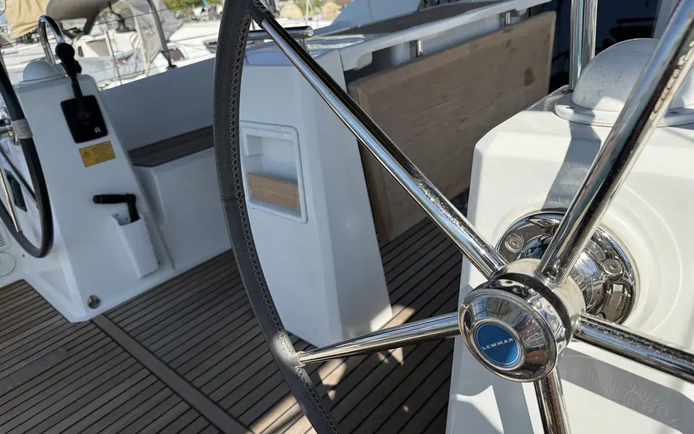 slider 21 Beneteau Oceanis 38